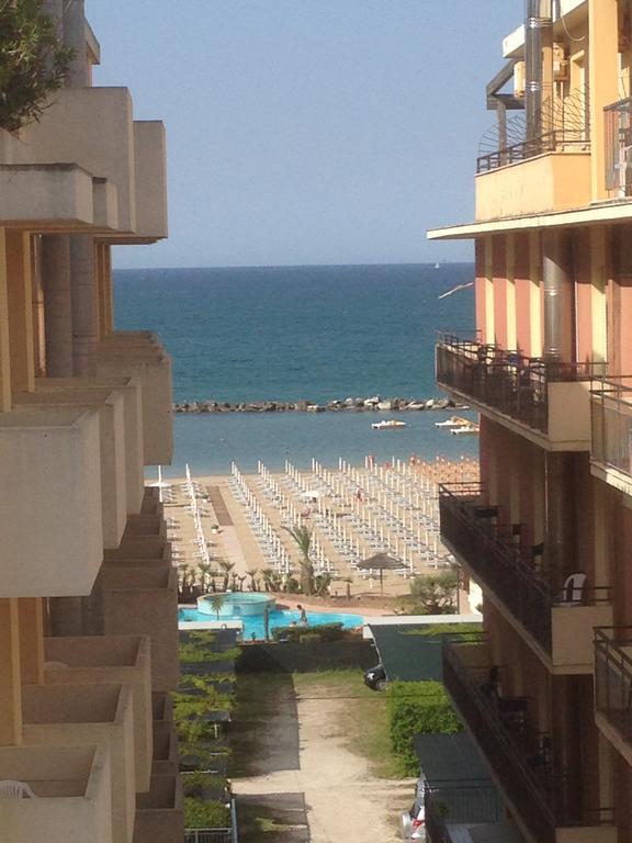 Hotel Nautilus Cattolica Eksteriør bilde